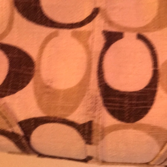 Small brown coach bag. - Picture 4 of 6